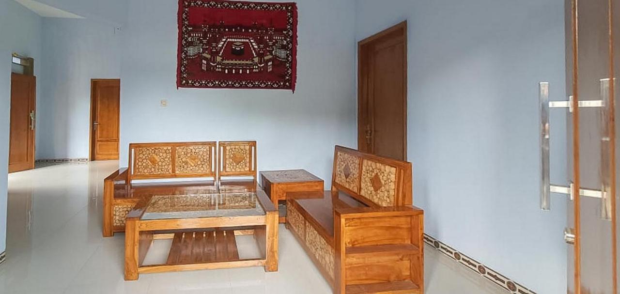 Hotel Griya Mbak Tafik Syariah Gendingan Exteriér fotografie